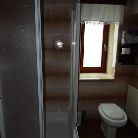 شقة Apartma Pintar Cesnjica