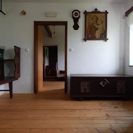 Apartma Pintar * Cesnjica